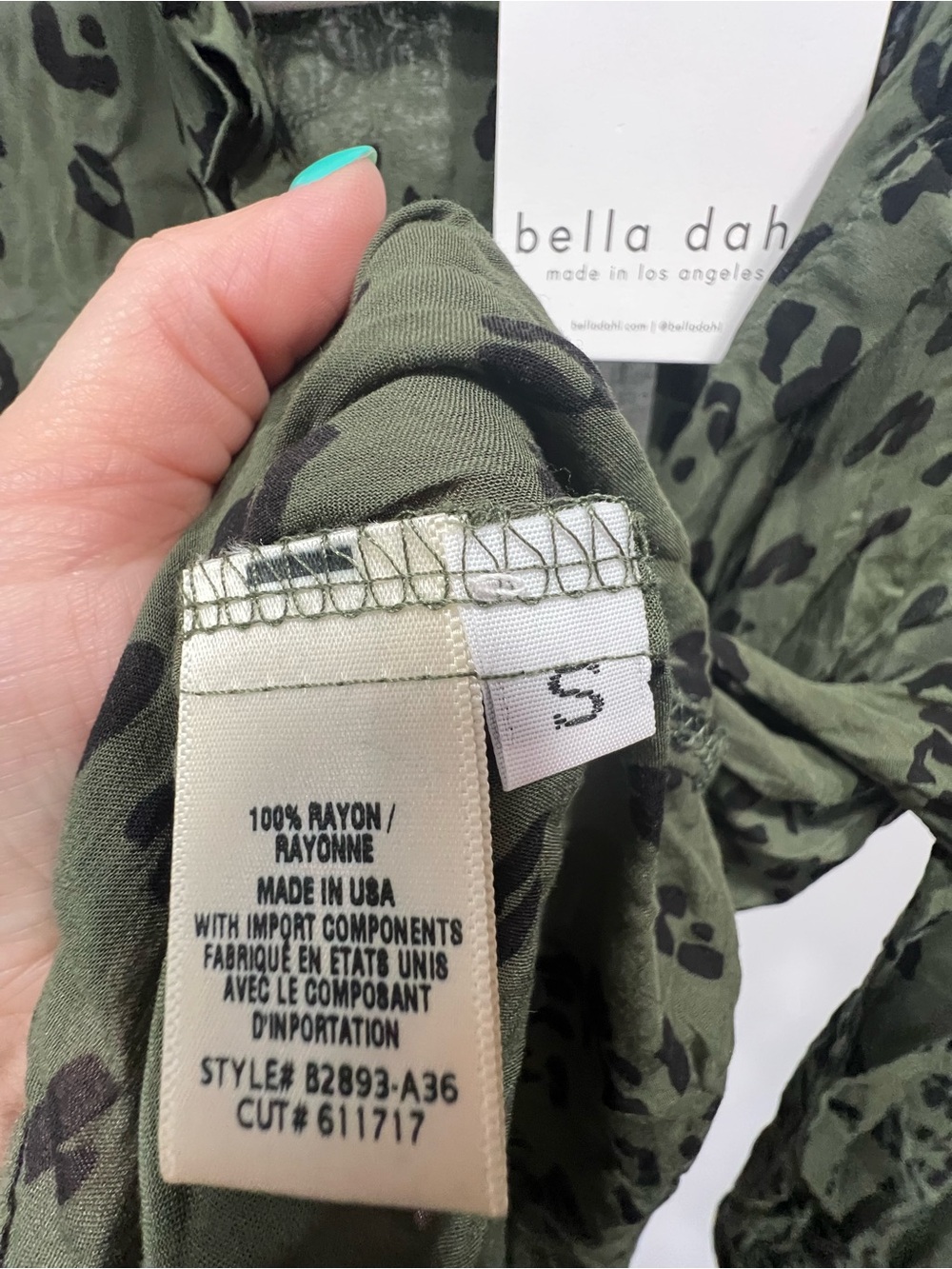 Bella Dahl Green Leopard-Spot Button Down Shirt S 100% Rayon NWT - Picture 5 of 5